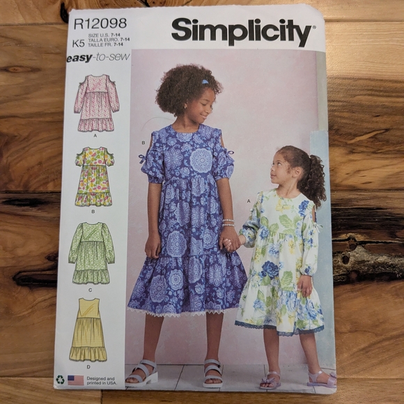 Assorted Sewing Patterns - Picture 5 of 8